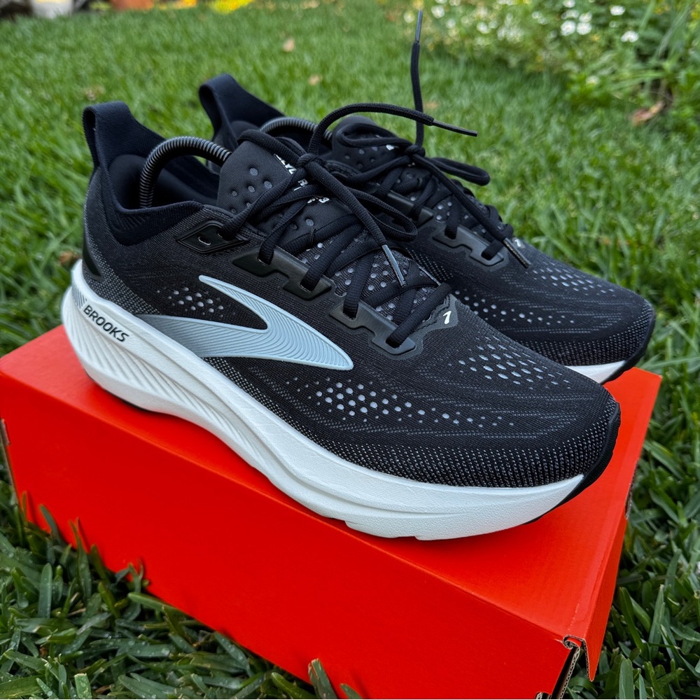 Brooks Glycerin GTS 23 running shoes (M 9.5 / W 11)